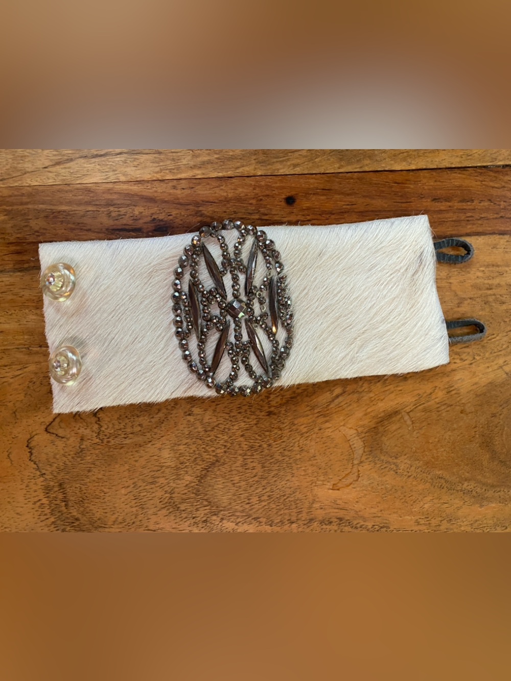 French Hardware | Artisan Cowhide Statement Cuff | Rococo-Inspired Elegance - Picture 5 of 8